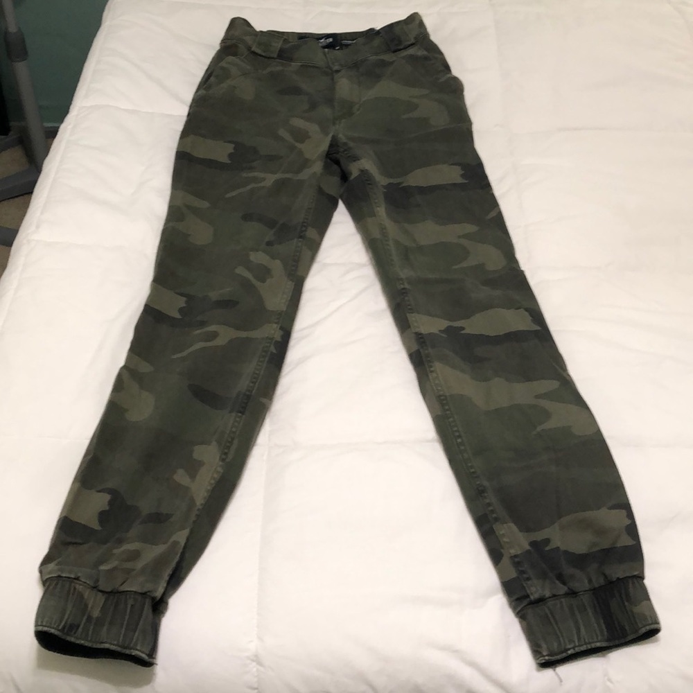 Hollister ultra high rise camo joggers